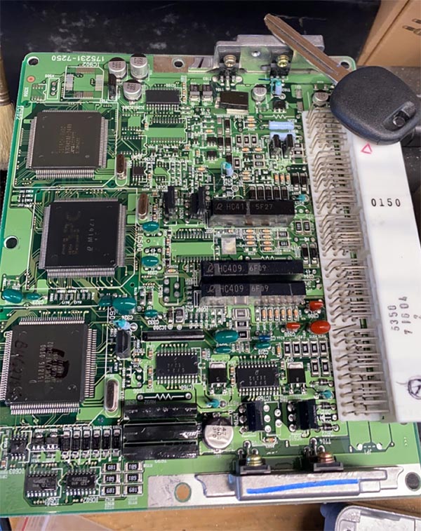 2003 Toyota Highlander ECU