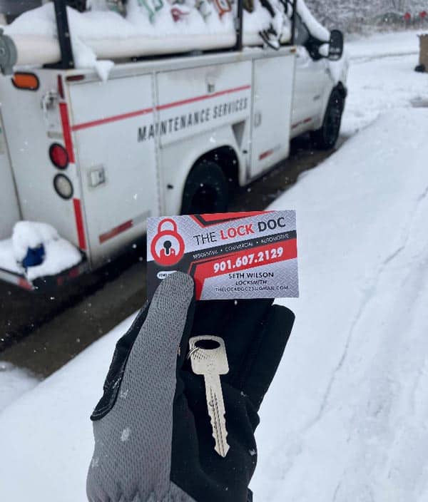 lockout serivce in the snow