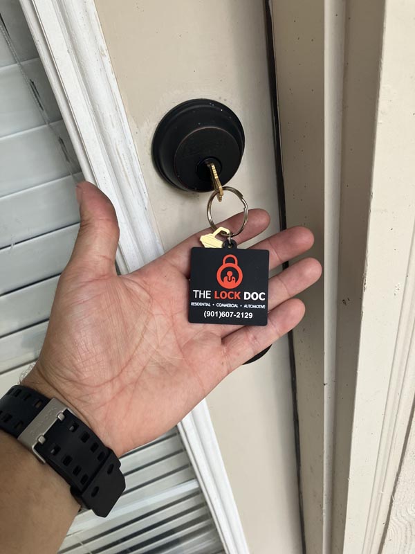 Rekeyed this deadbolt and cut 2 new keys for a local residential client. Rekeyed this deadbolt and cut 2 new keys for a local residential client.